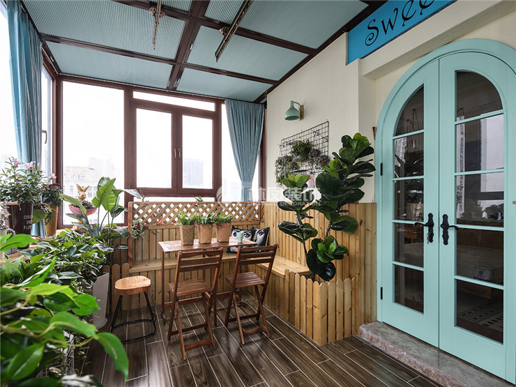 頂樓陽臺設(shè)計裝修效果圖