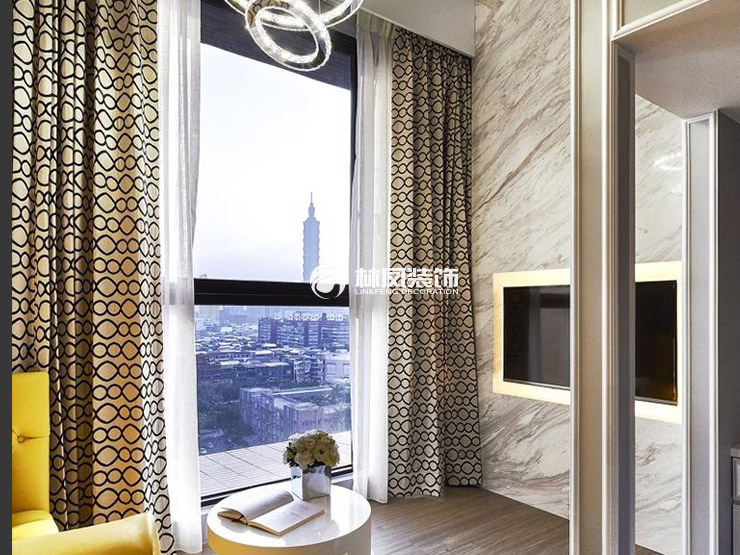 陽(yáng)臺(tái)木地板鋪貼裝修效果圖